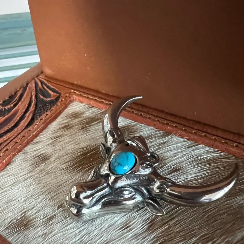 New Steer Bull Longhorn Cowgirl Cow western faux turquoise silver pendant 2”